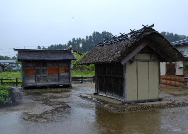 旧五十嵐家住宅附属建物（厠・籾倉）の写真2