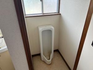 男子トイレ